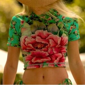 We Are HAH T’s Me Rash Guard Crop Top | XS | Leaf Me Alone